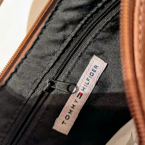 Tommy Hilfiger Small Brown Shoulder Bag - Picture 3 of 4